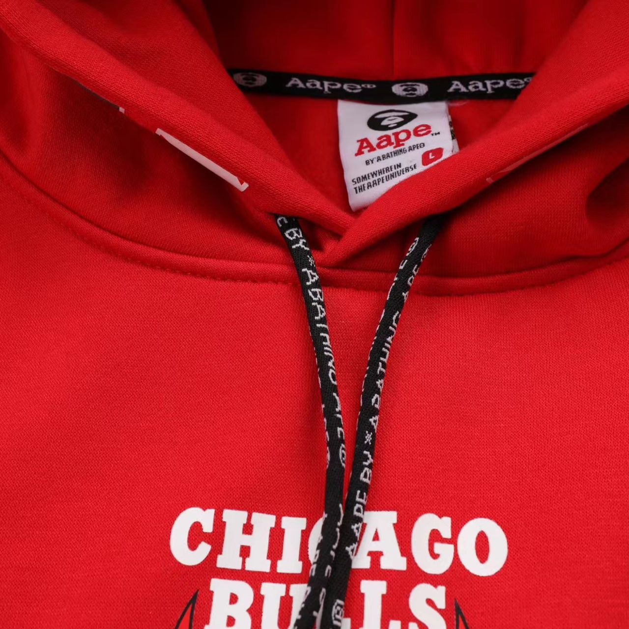 Roter Kapuzenpullover der Chicago Bulls